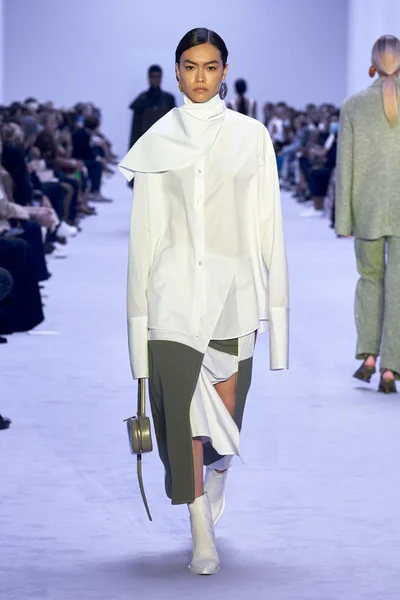 Look 11